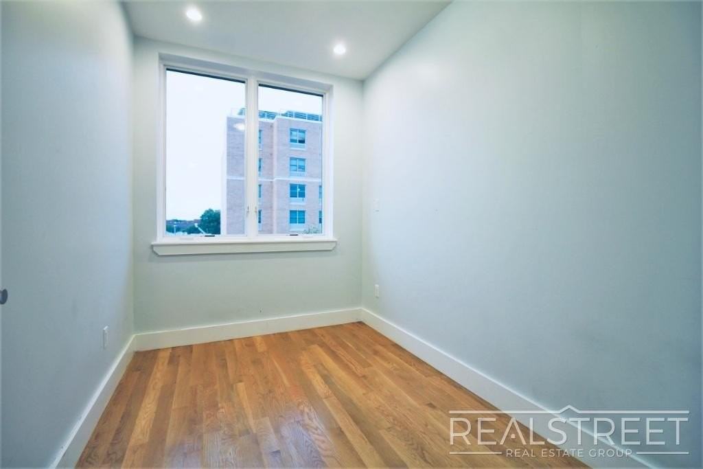 1137 Saint Marks Ave #2B - Photo 4 of 7