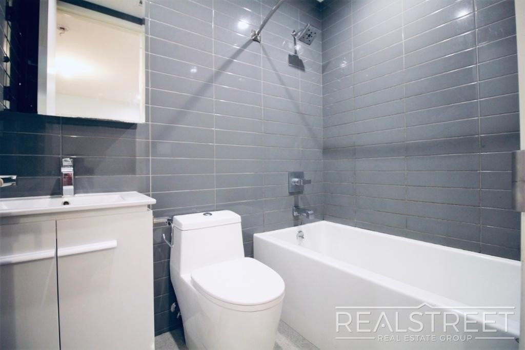 1137 Saint Marks Ave #2B - Photo 7 of 7