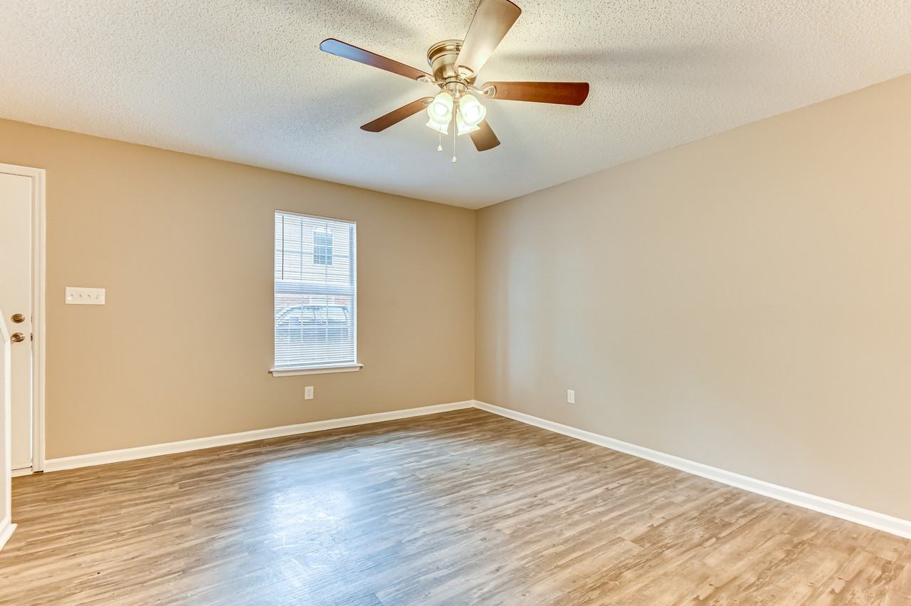 133 Chalet North Ct #133 - Photo 3 of 24