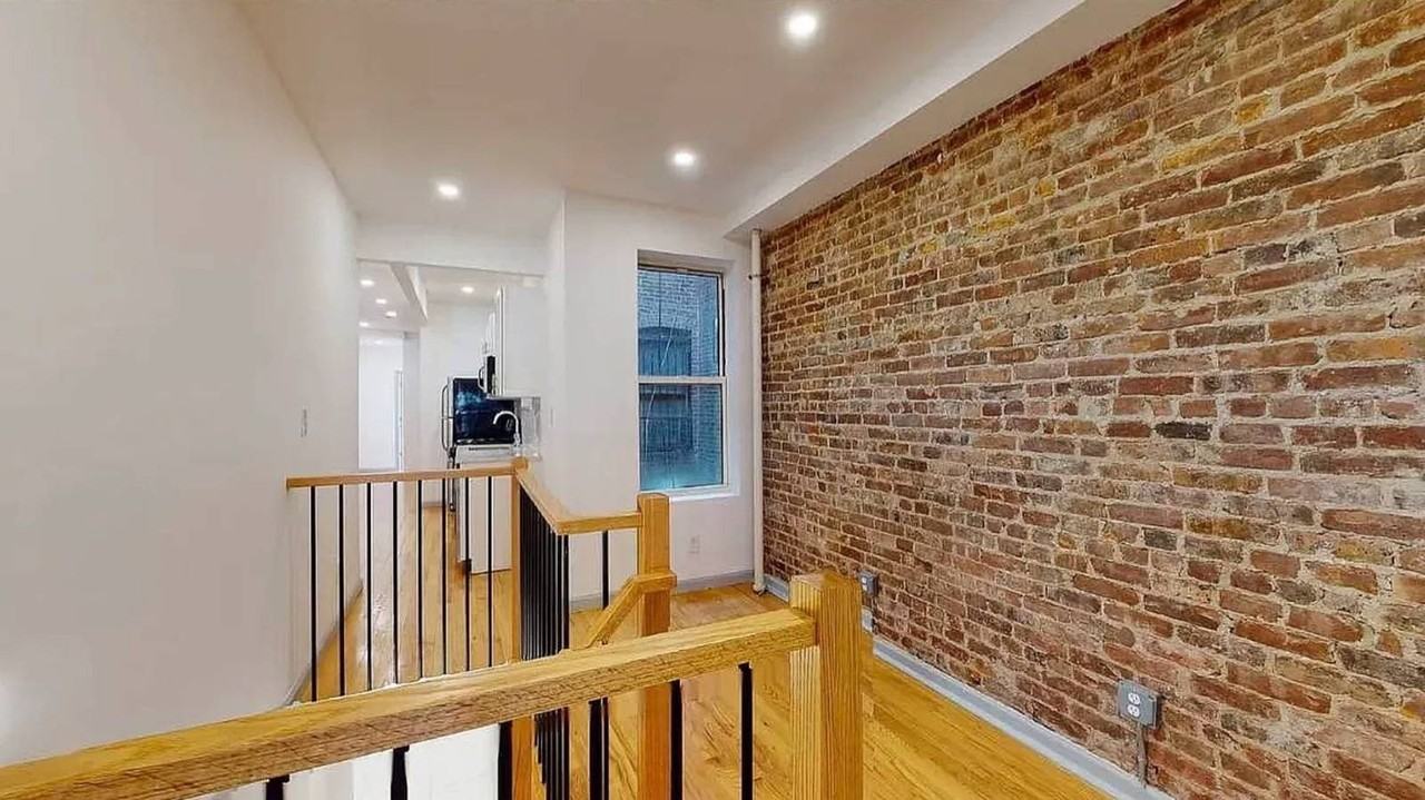 932 Seneca Ave - Photo 7 of 8