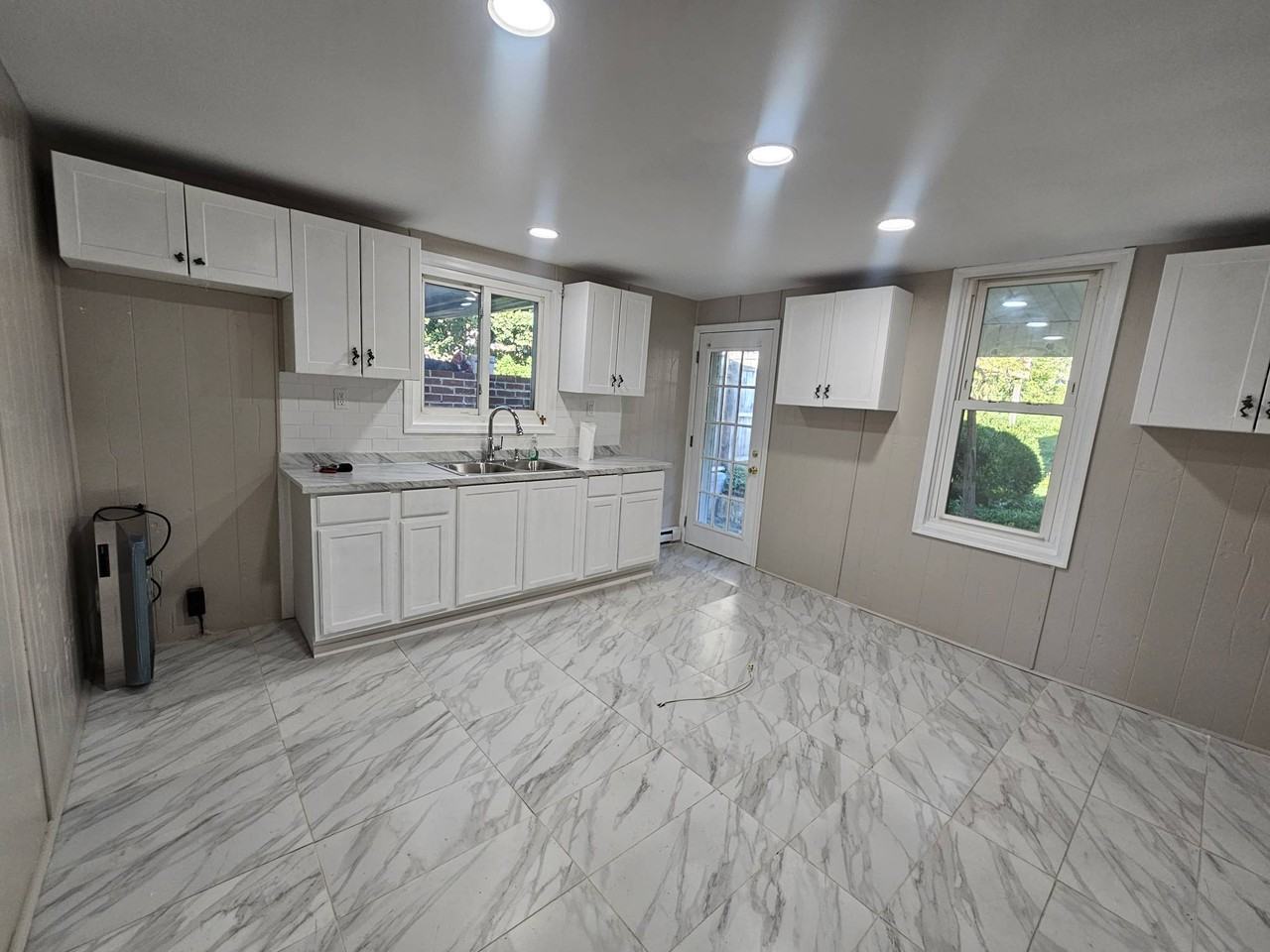 899 W Coal St #1 - Photo 2 of 11