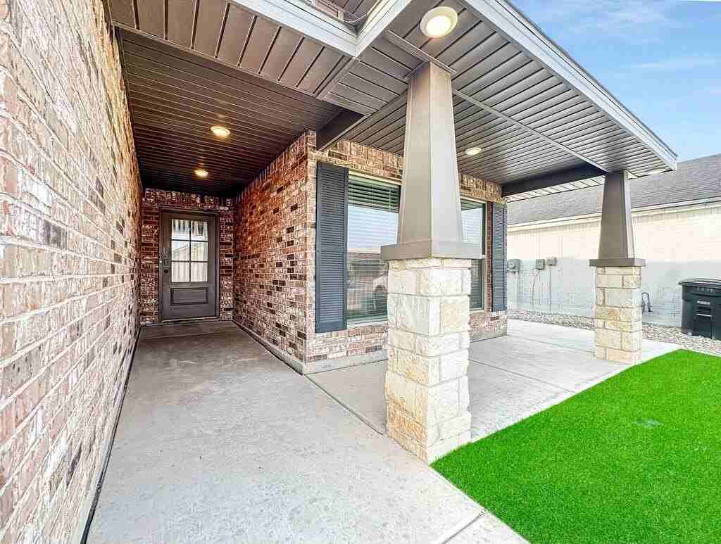 1337 Masquerade Blvd - Photo 3 of 26