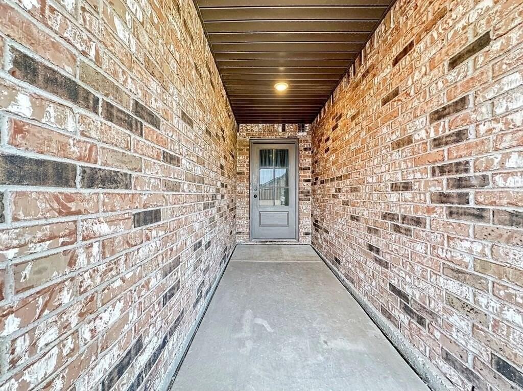 1337 Masquerade Blvd - Photo 4 of 26