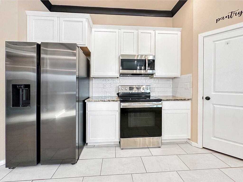 1337 Masquerade Blvd - Photo 5 of 26