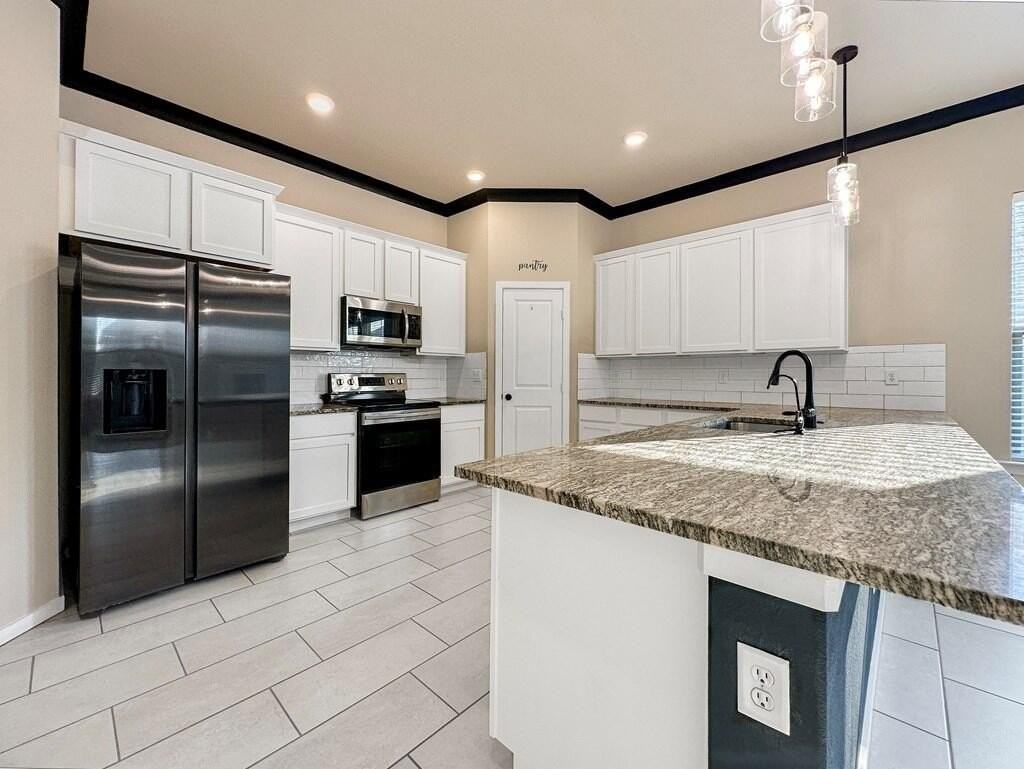 1337 Masquerade Blvd - Photo 6 of 26