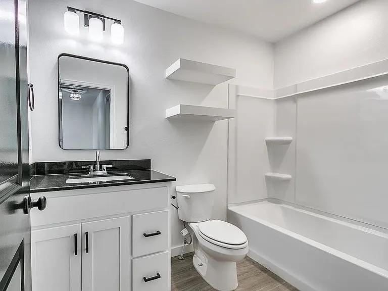 2203 Sw 102nd St - Photo 3 of 12