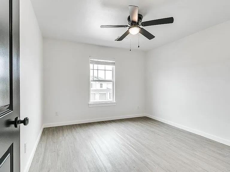 2203 Sw 102nd St - Photo 4 of 12