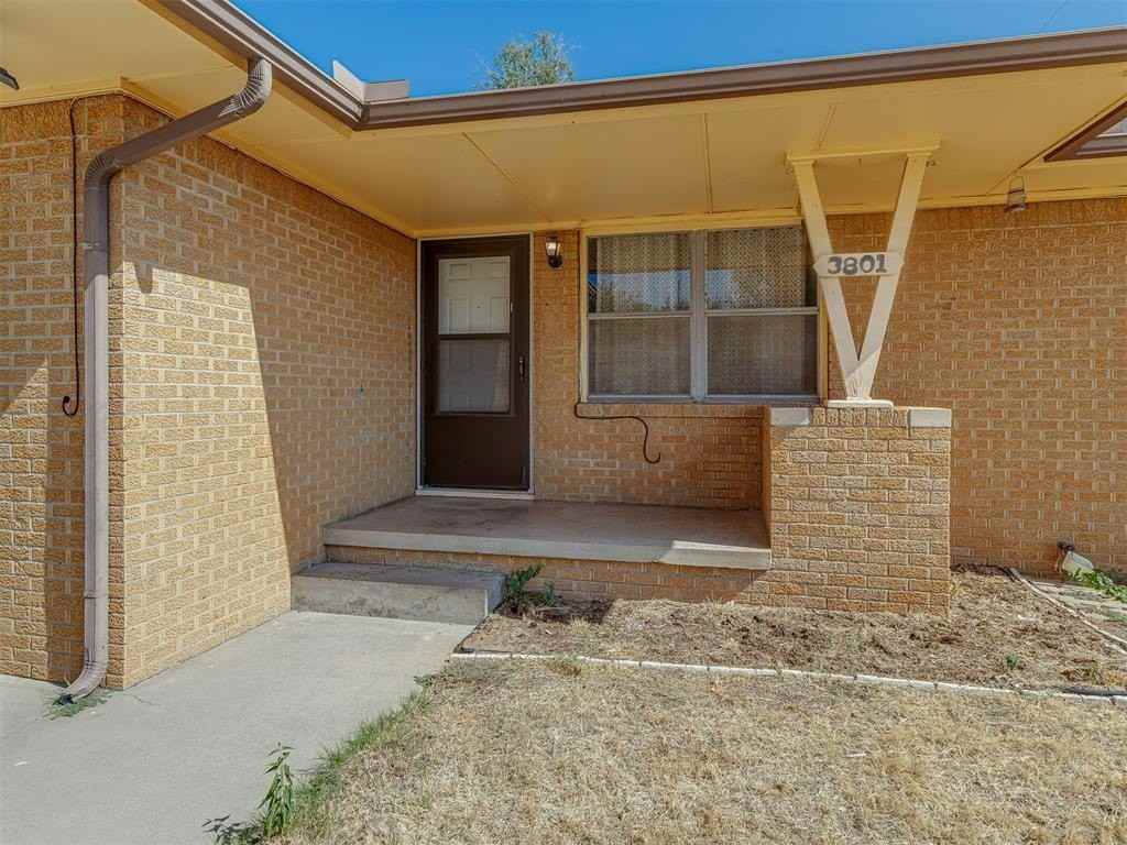 3801 Nw 51st St - Photo 5 of 30
