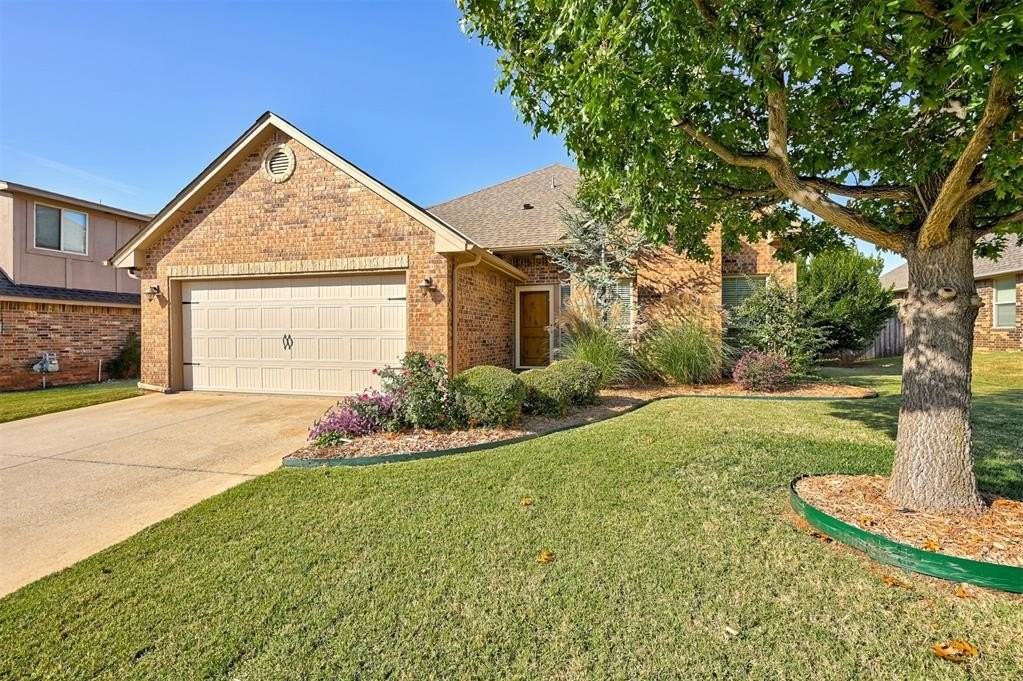 2101 Kendal Ct - Photo 2 of 36