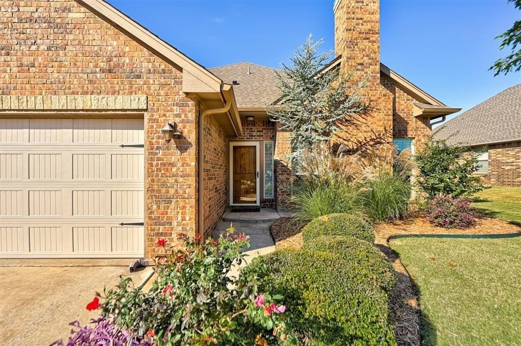 2101 Kendal Ct - Photo 3 of 36