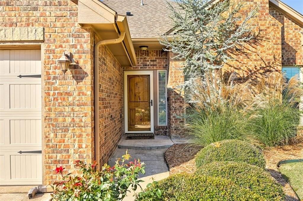 2101 Kendal Ct - Photo 4 of 36