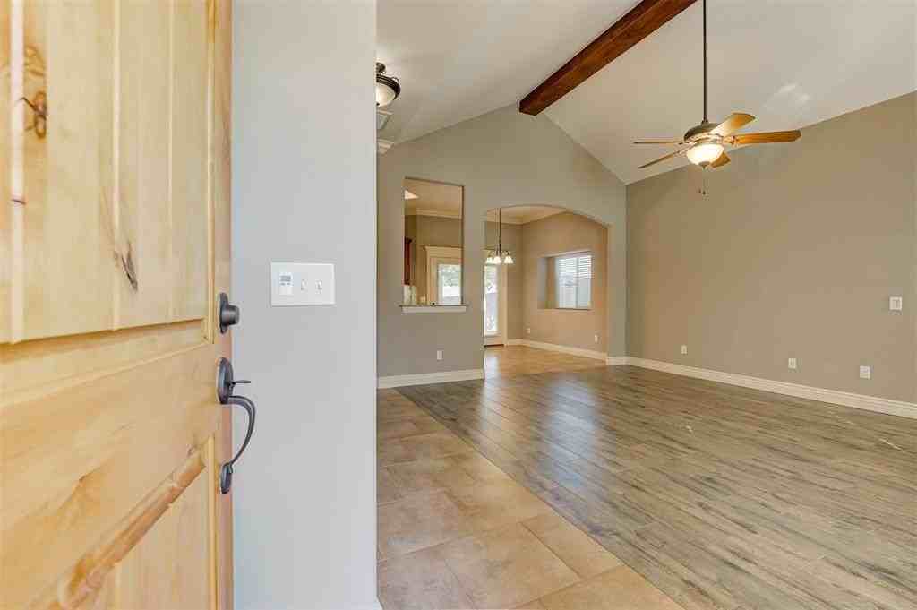 2101 Kendal Ct - Photo 5 of 36