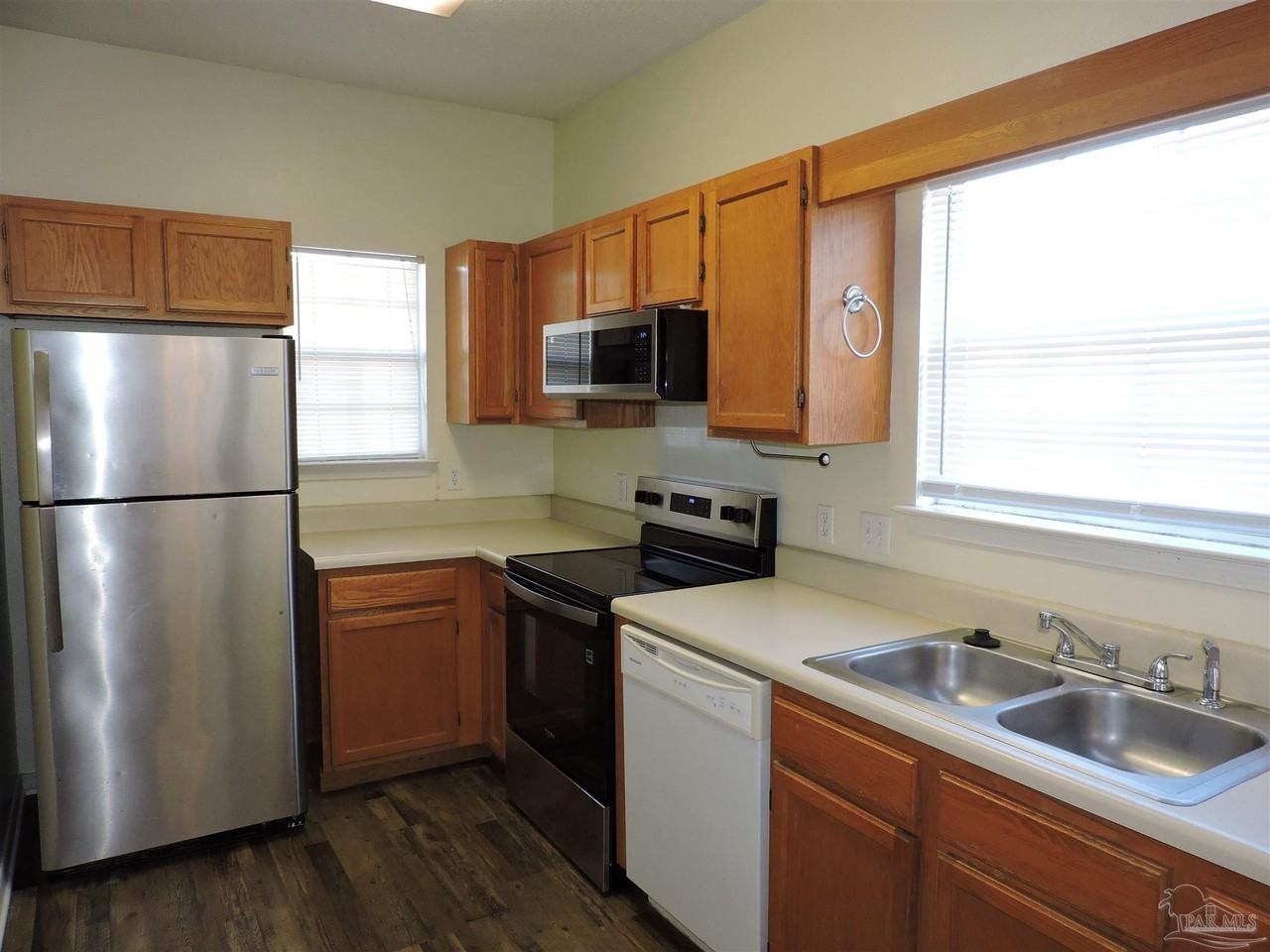 1284 Jasper St - Photo 2 of 28