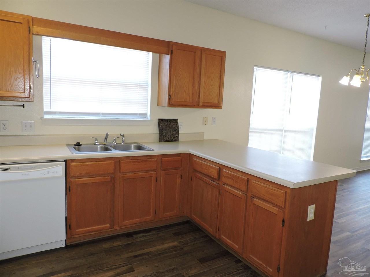 1284 Jasper St - Photo 3 of 28
