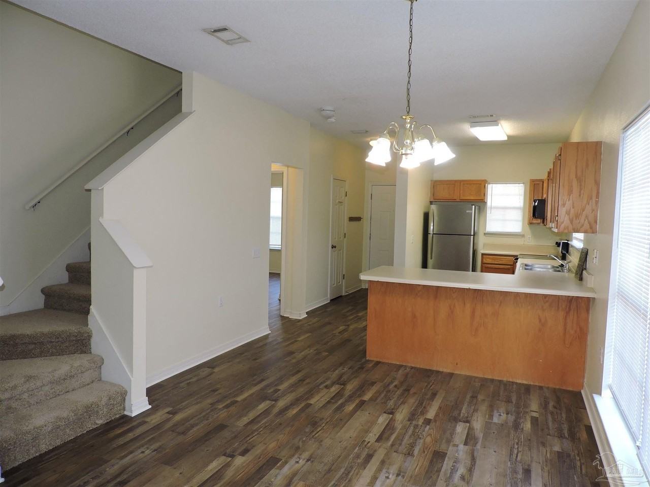 1284 Jasper St - Photo 4 of 28