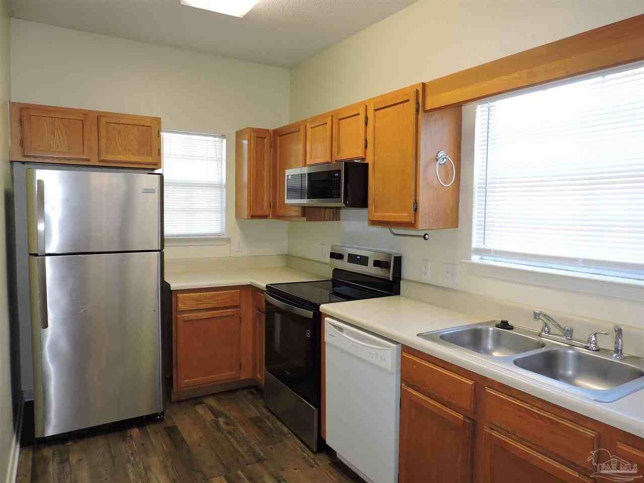 1284 Jasper St - Photo 5 of 28