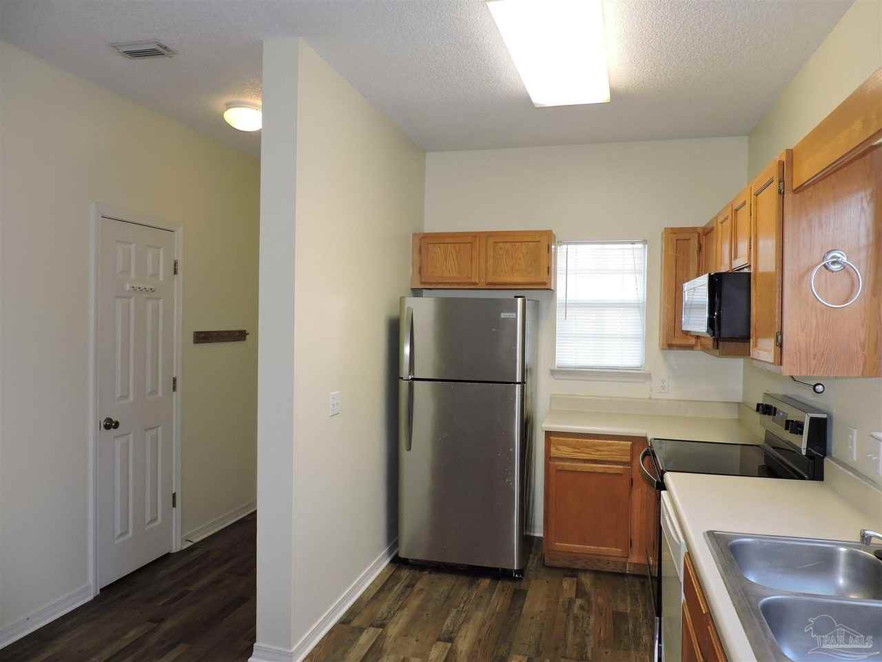 1284 Jasper St - Photo 6 of 28