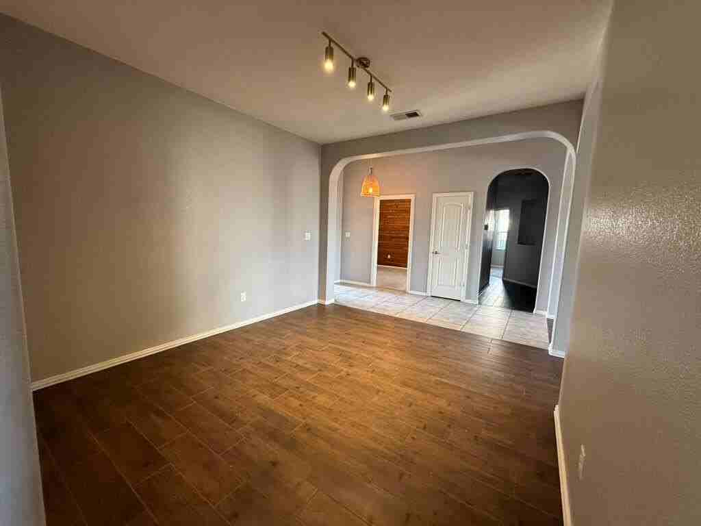 1514 Cerrillos Ave - Photo 5 of 23