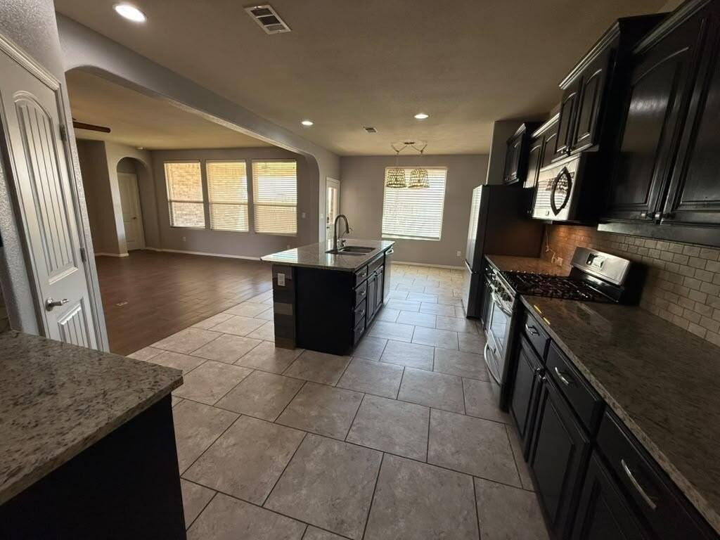 1514 Cerrillos Ave - Photo 6 of 23