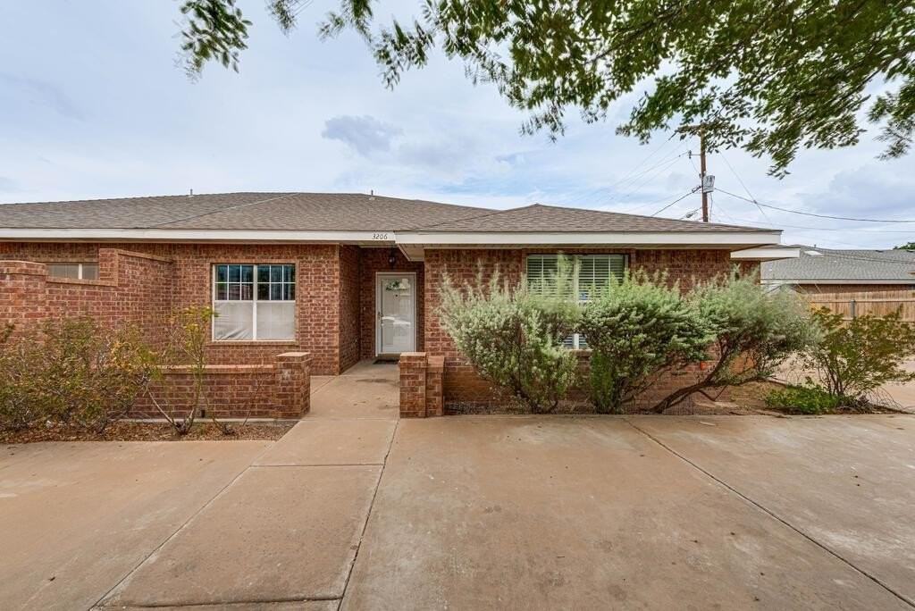3206 Whittle Way - Photo 2 of 26