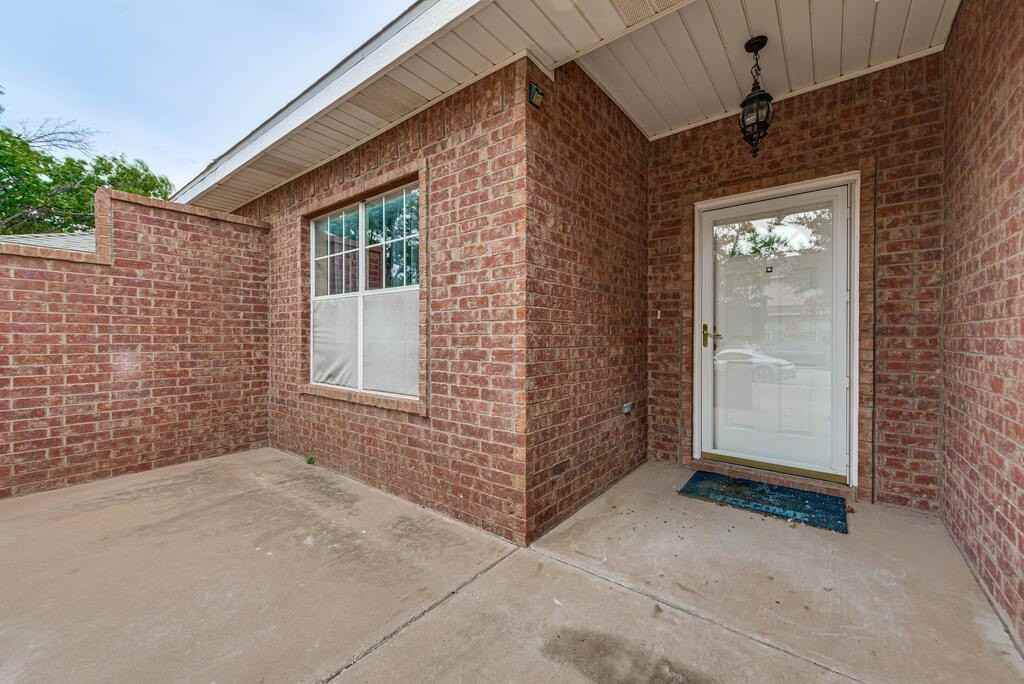 3206 Whittle Way - Photo 3 of 26