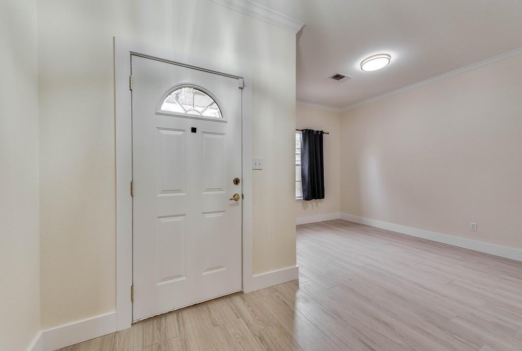 3206 Whittle Way - Photo 4 of 26