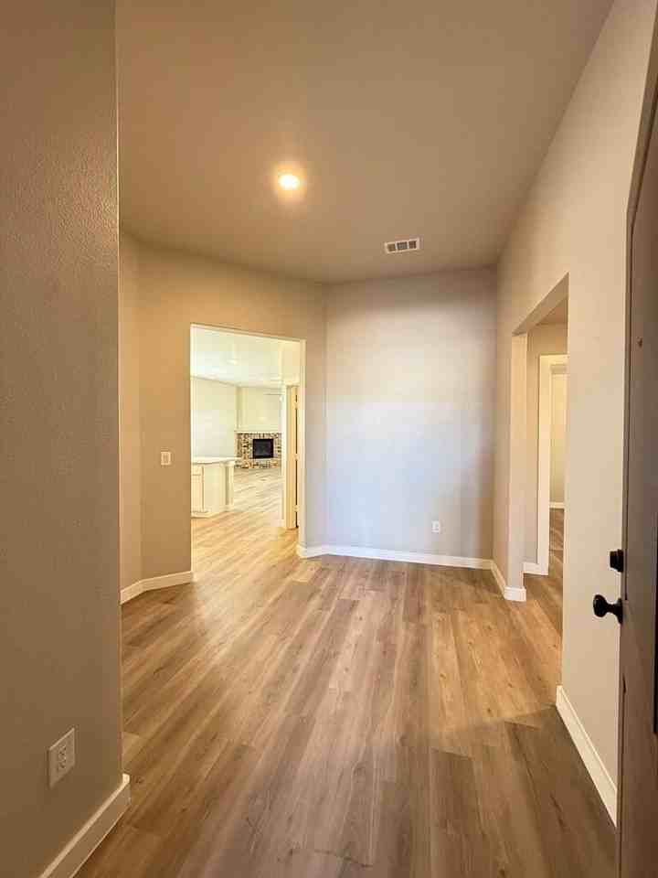 6101 Poppy Dr - Photo 5 of 42