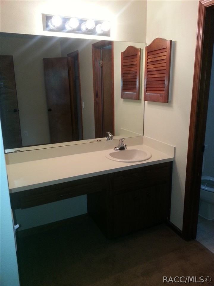 210 Talmage Ave - Photo 7 of 20