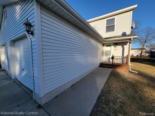 2319 11th St - Photo 2 of 16