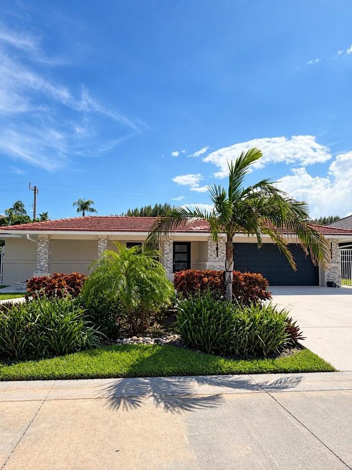 1221 Singer Dr - Photo 4 of 25