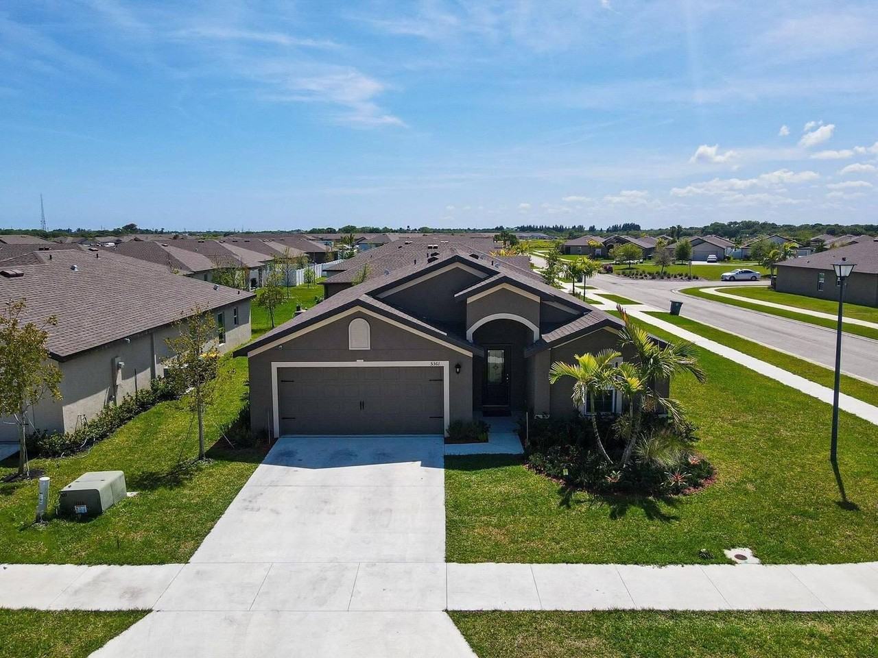5361 Imagination Dr - Photo 3 of 36
