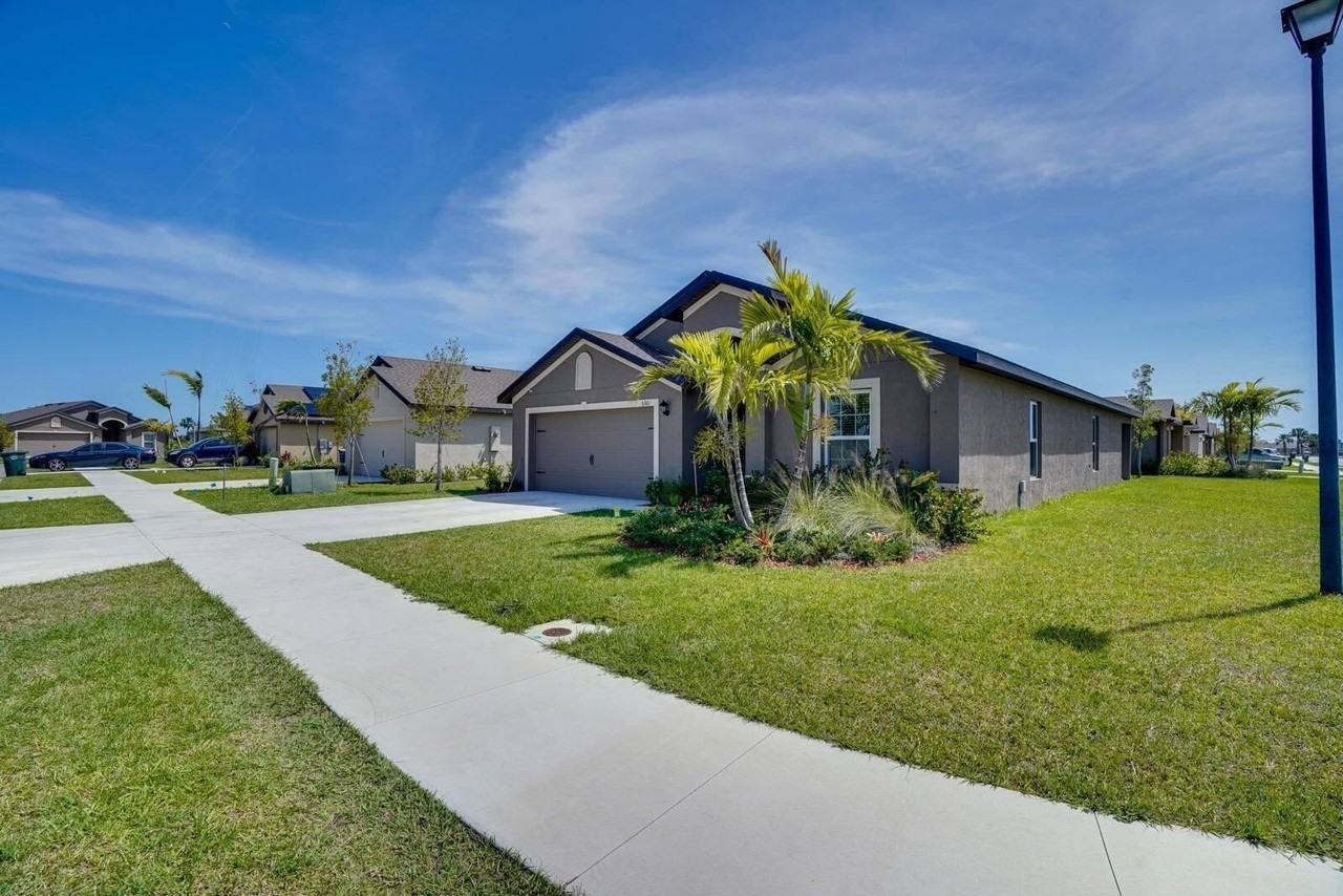 5361 Imagination Dr - Photo 5 of 36