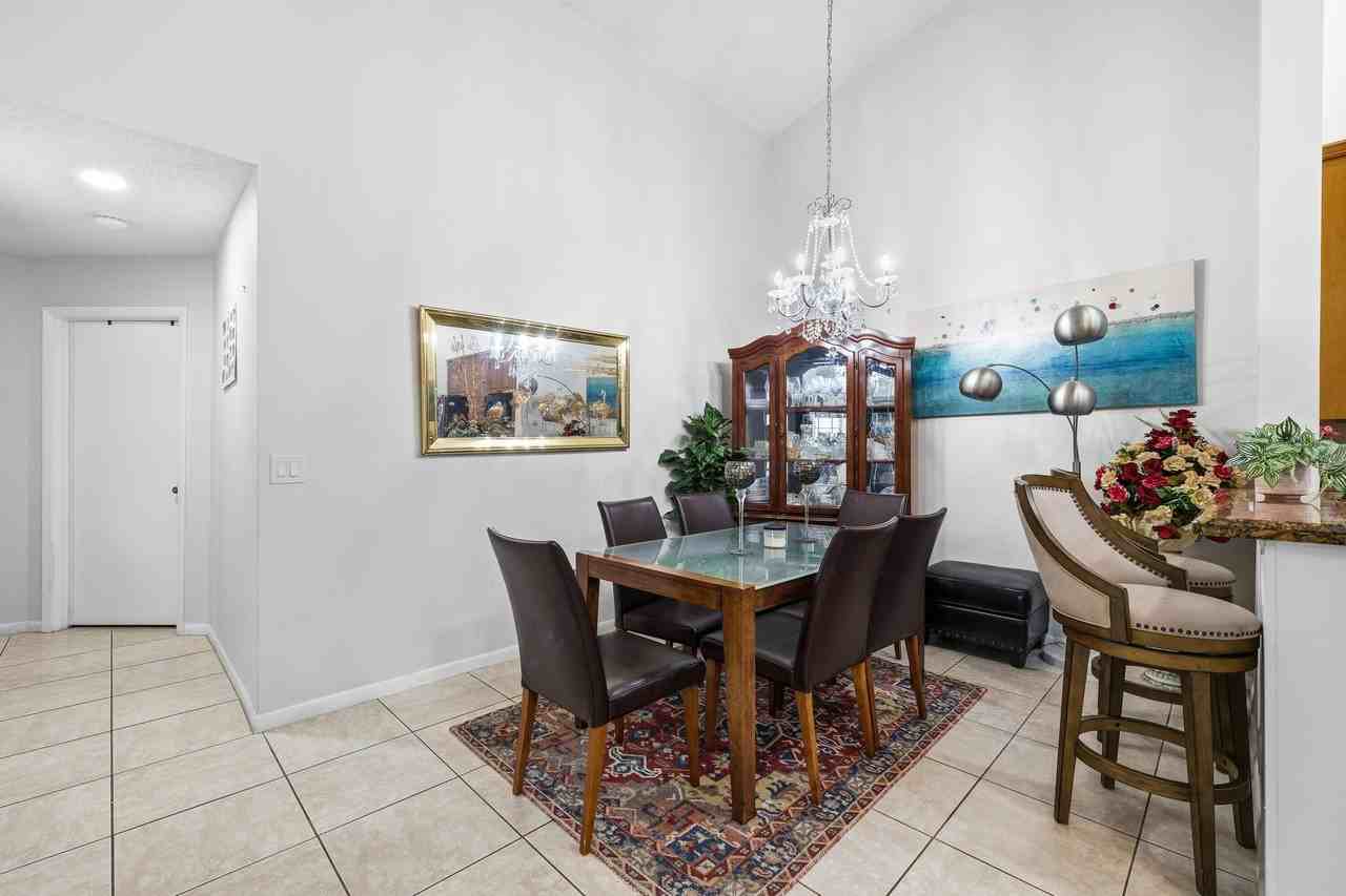 10933 Stafford Cir S - Photo 3 of 9