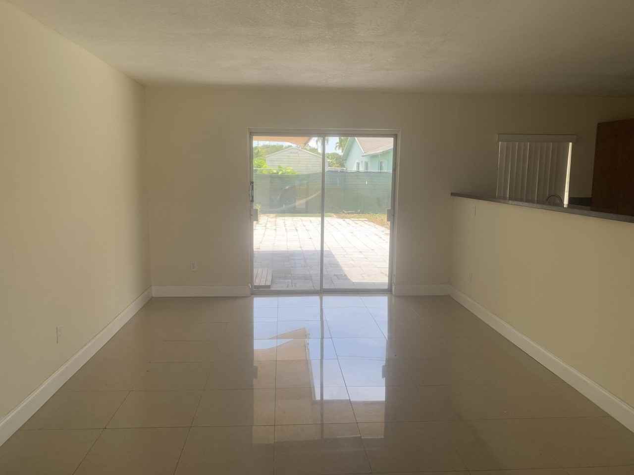 9640 Sw 1st Pl - Photo 3 of 13