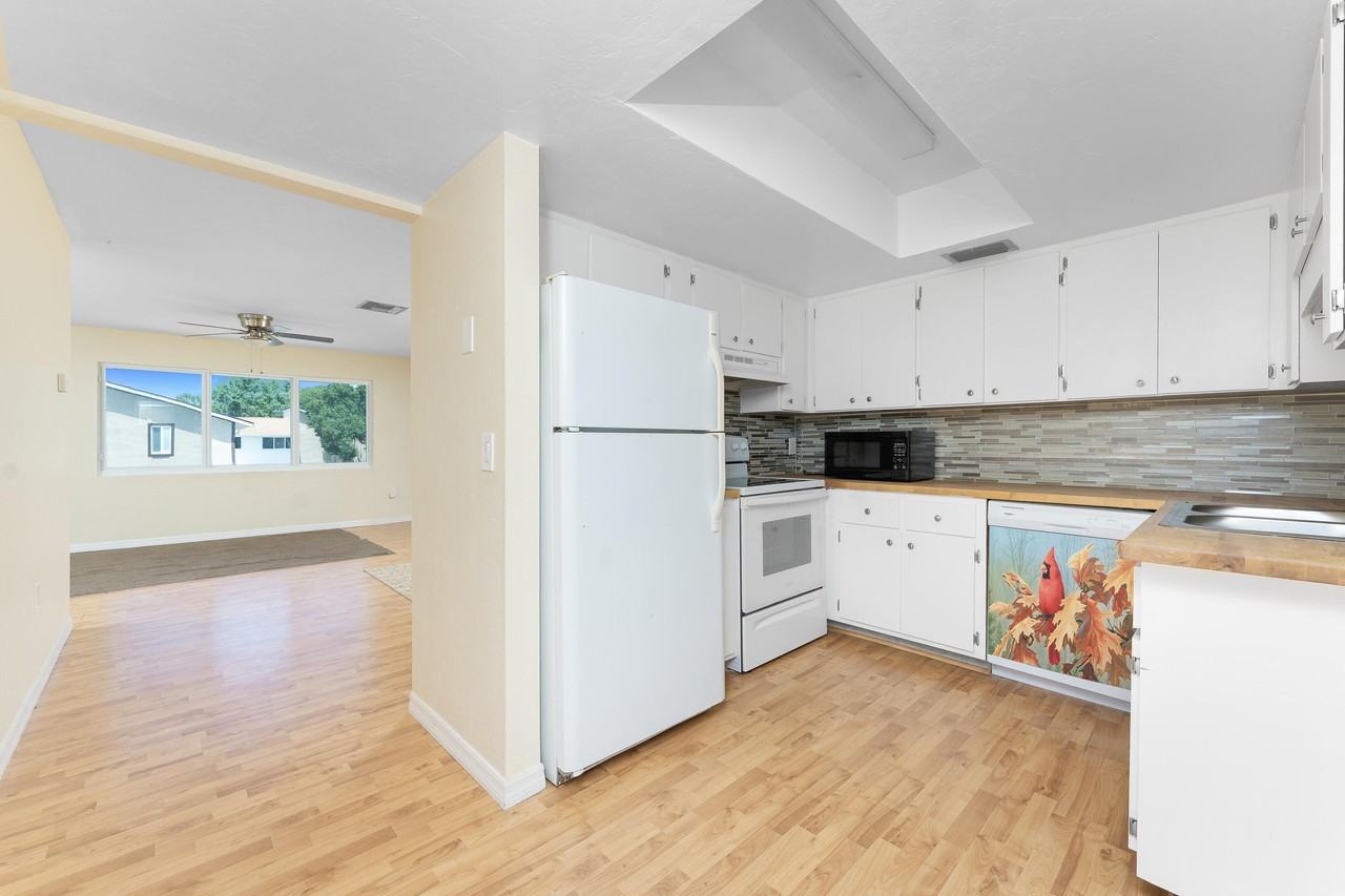 22481 Westchester Blvd #B48 - Photo 3 of 42
