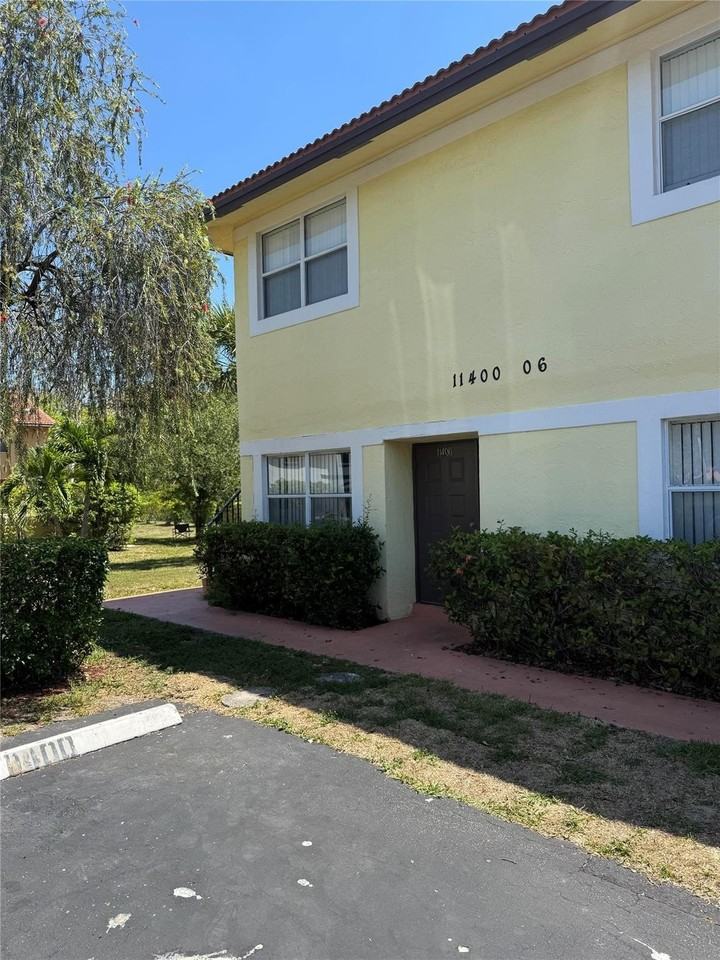 11400 Nw 45th St - Photo 2 of 13