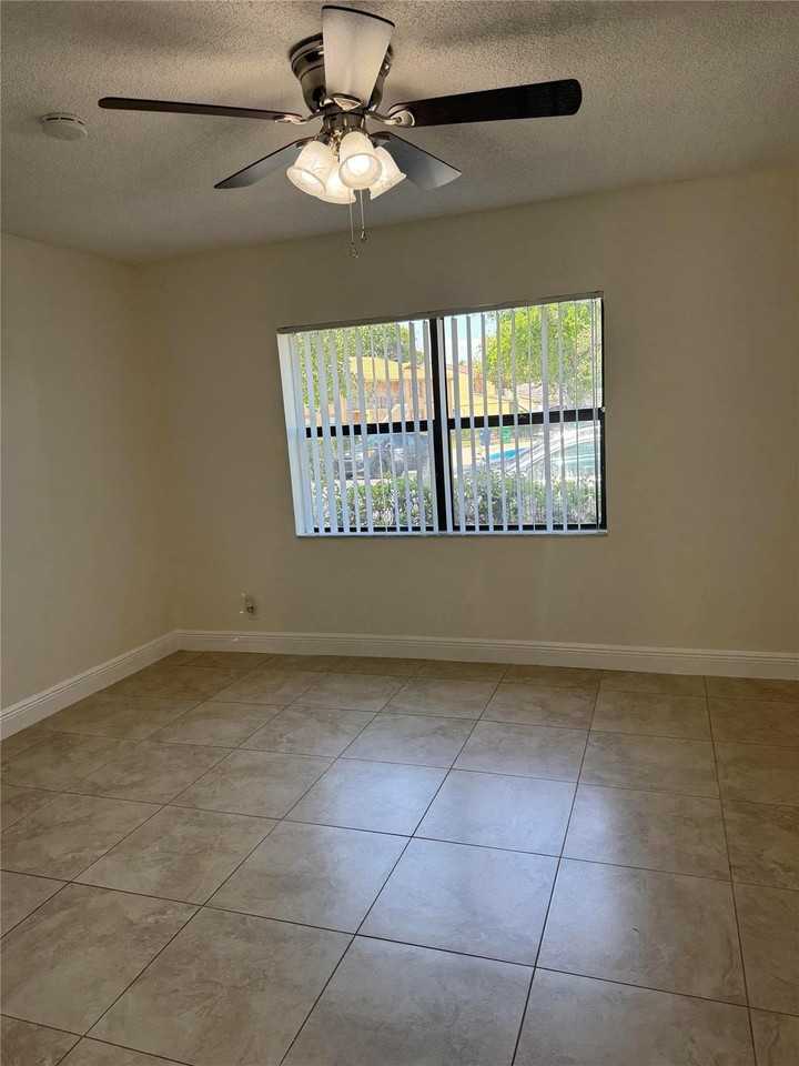 11400 Nw 45th St - Photo 7 of 13