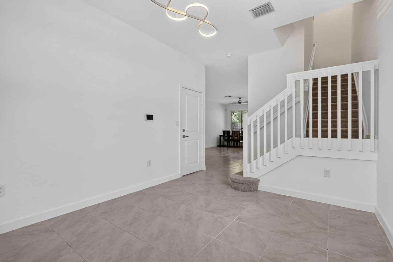 1339 Nw 208th Ter - Photo 4 of 26