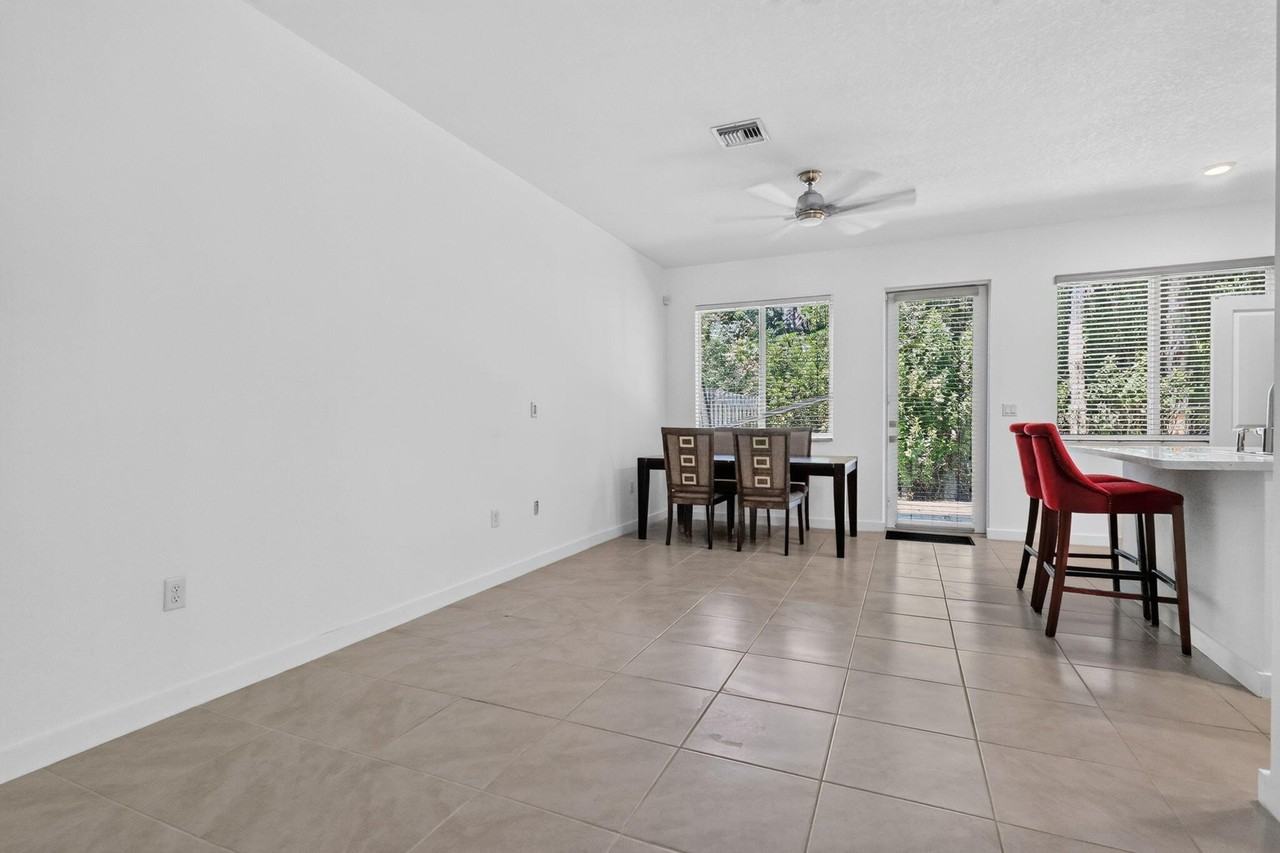 1339 Nw 208th Ter - Photo 6 of 26