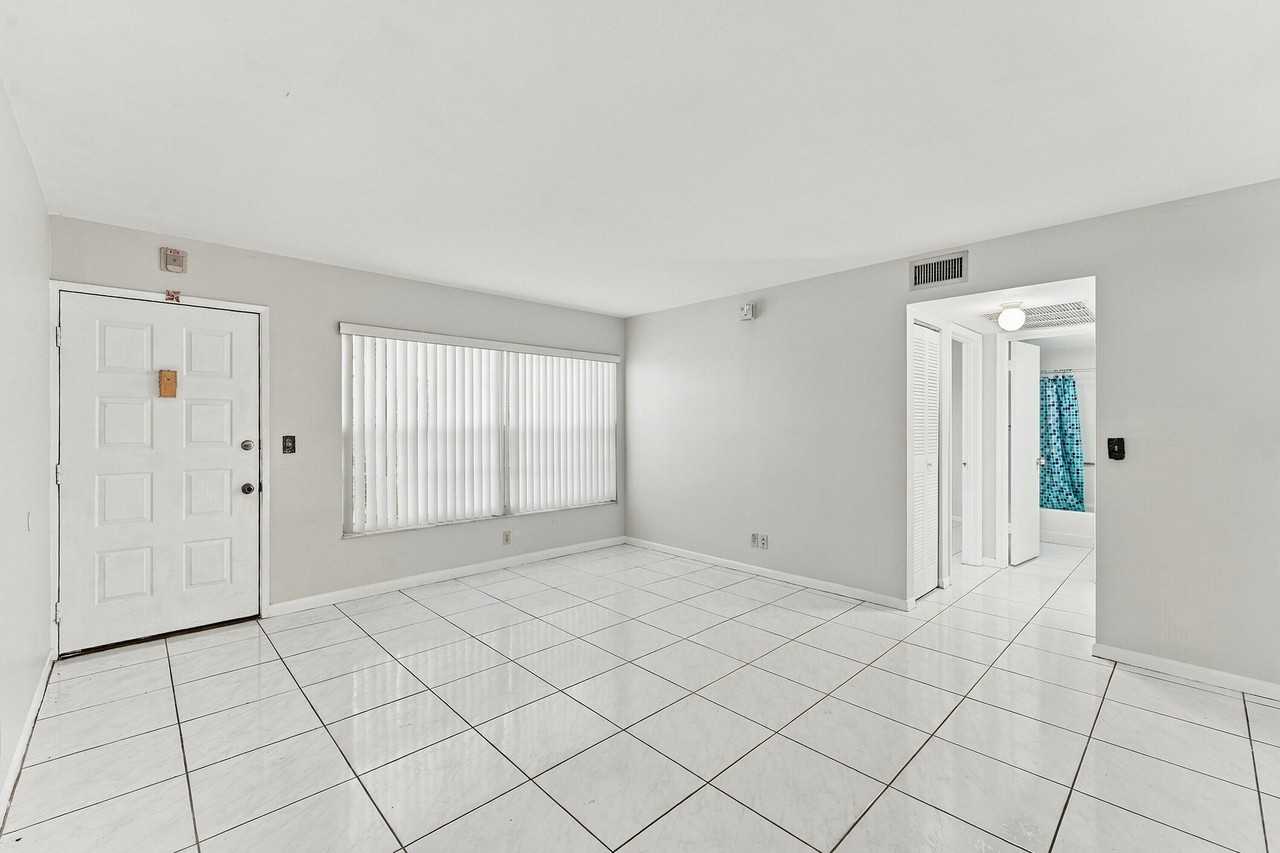 3668 N University Dr #D7 - Photo 4 of 26