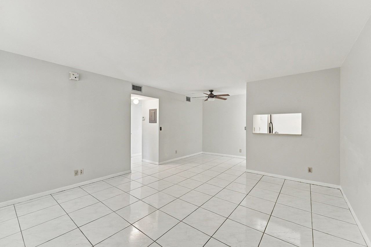 3668 N University Dr #D7 - Photo 5 of 26
