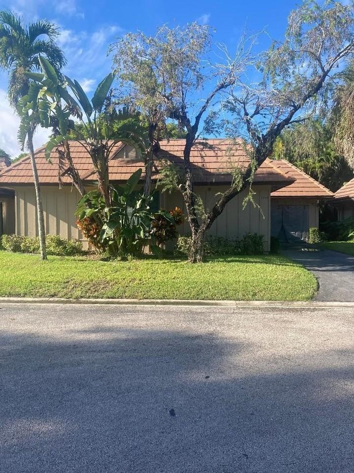 1950 Coquina Way - Photo 2 of 9