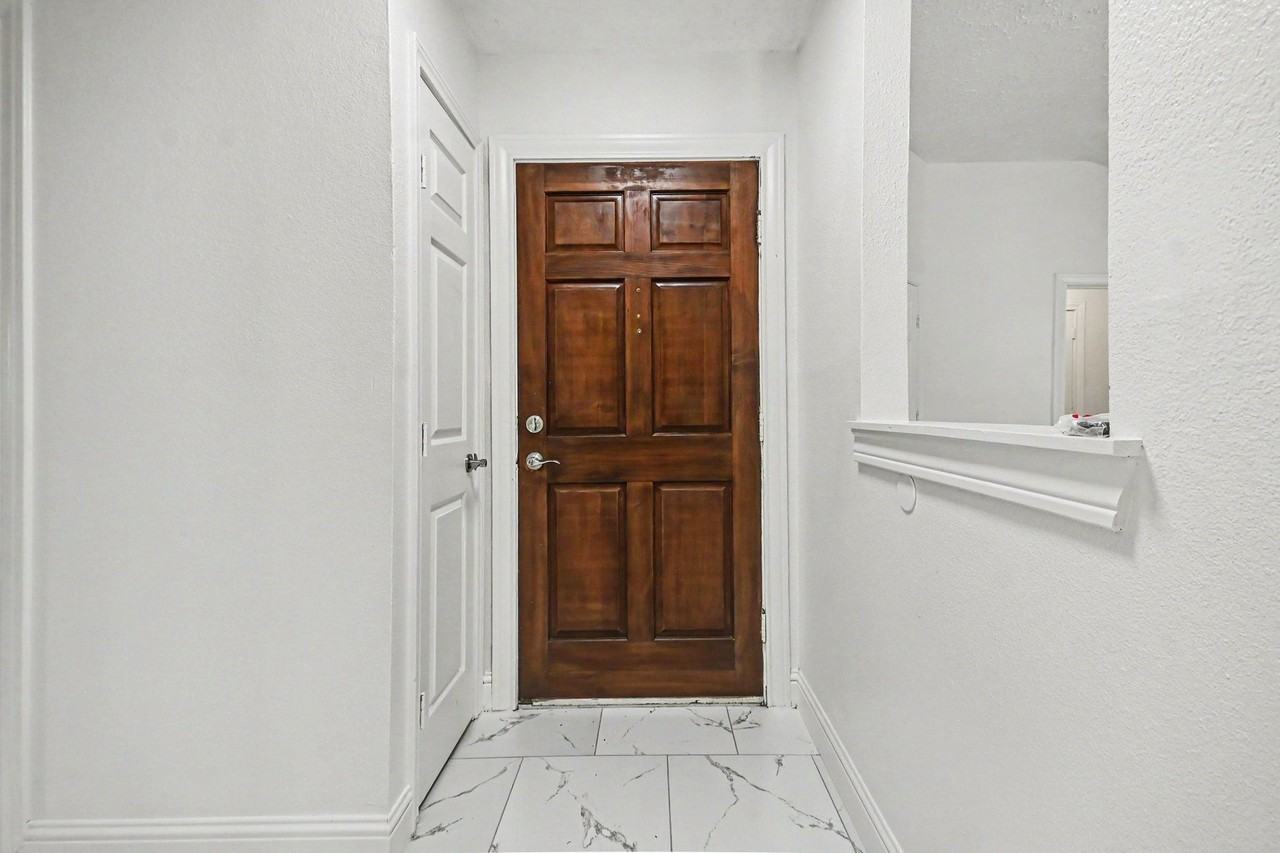 1915 Fernspray Ln - Photo 6 of 27
