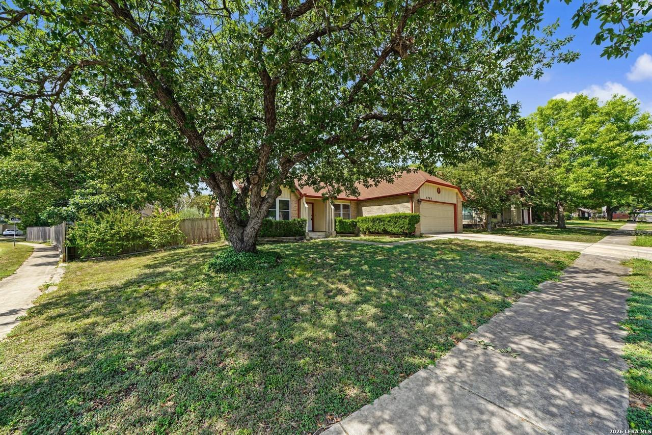 2701 Hillview Ln - Photo 4 of 37