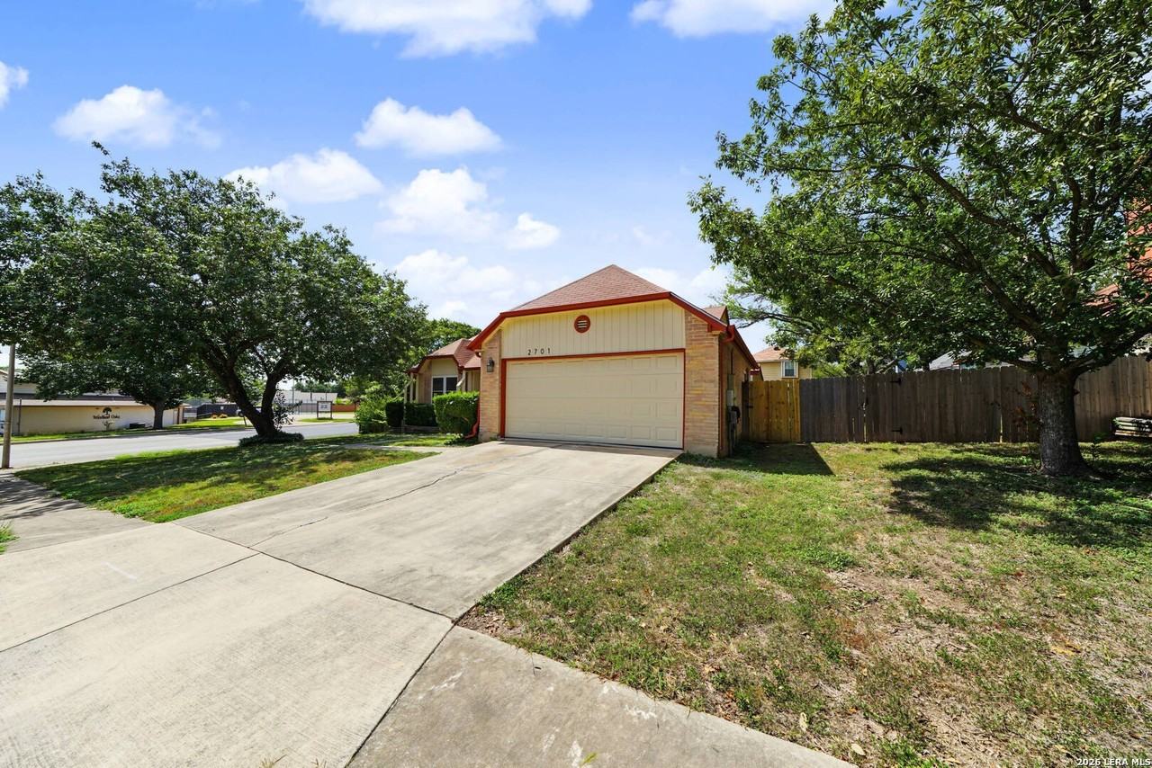 2701 Hillview Ln - Photo 6 of 37