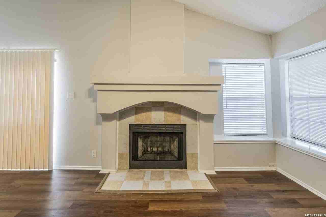 4056 Mystic Sunrise Dr - Photo 3 of 17