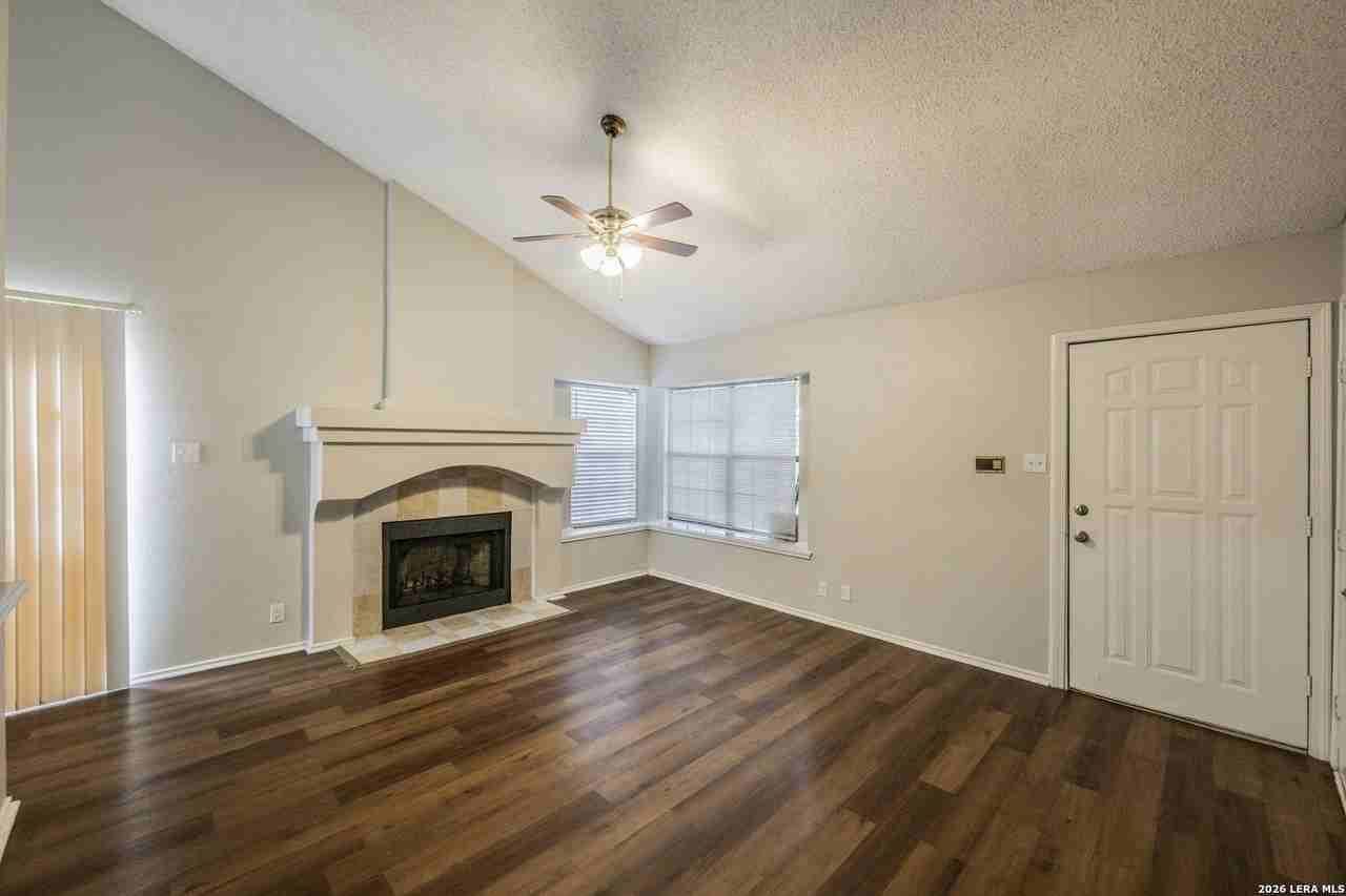 4056 Mystic Sunrise Dr - Photo 5 of 17