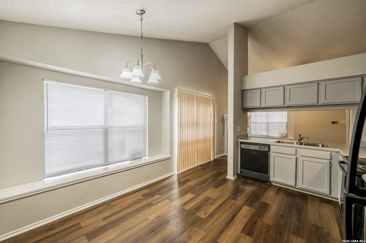 4056 Mystic Sunrise Dr - Photo 6 of 17