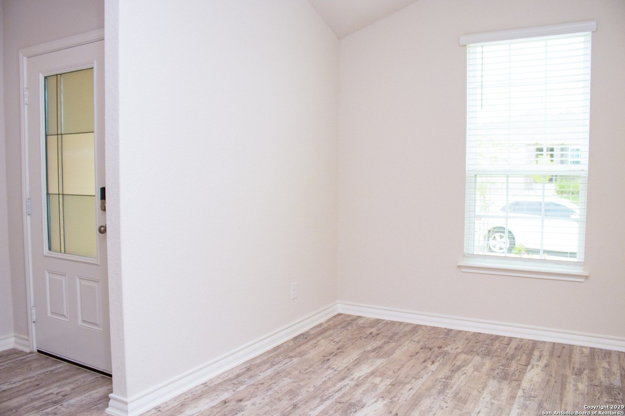 6031 Akin Pl - Photo 5 of 27