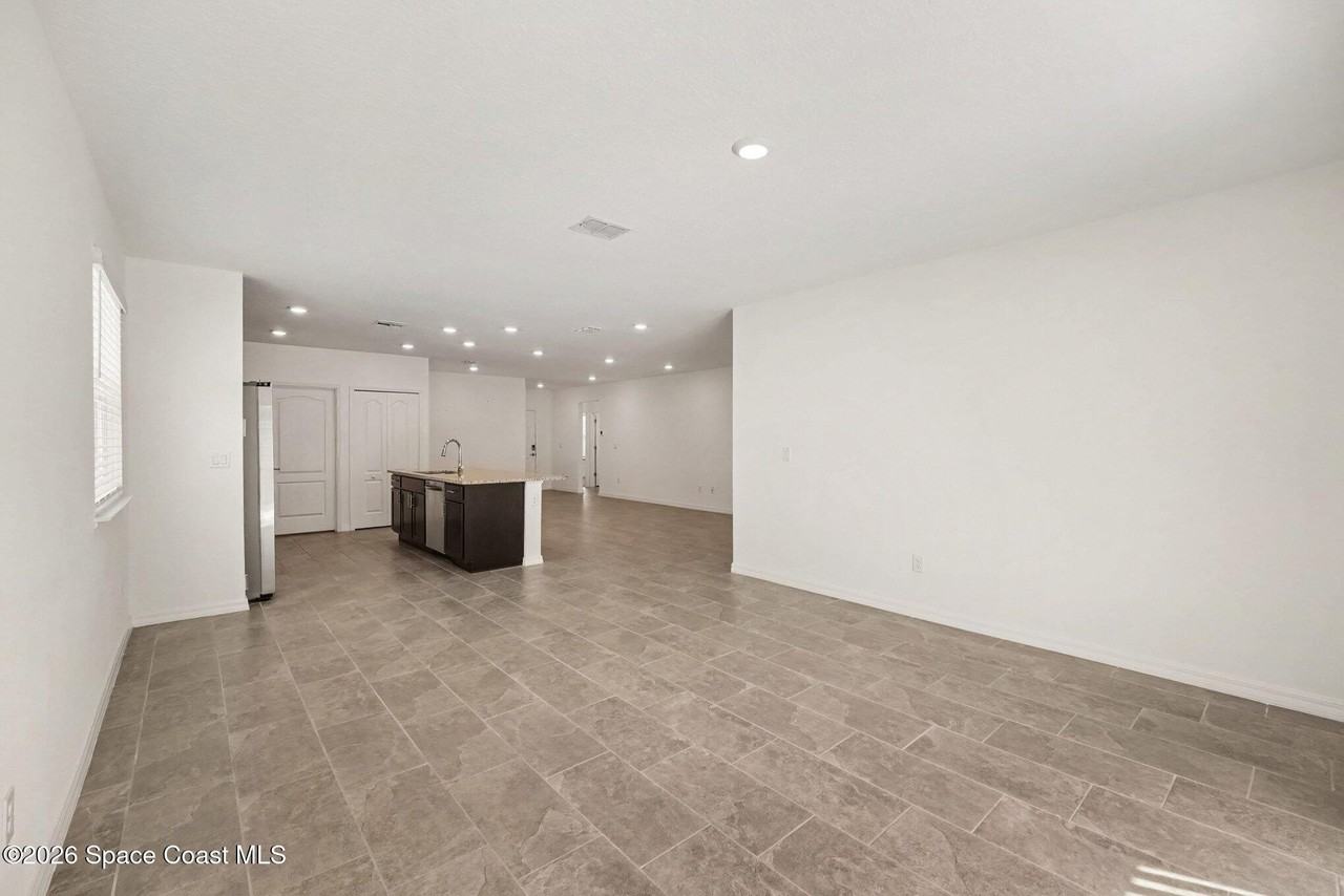 849 Brookview Ln - Photo 5 of 23
